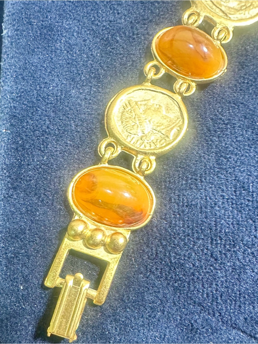 True Vtg 1980’s -90’s Matte Greek Coin & Lucite Cabochon Panel Bracelet /USA - Picture 5 of 8